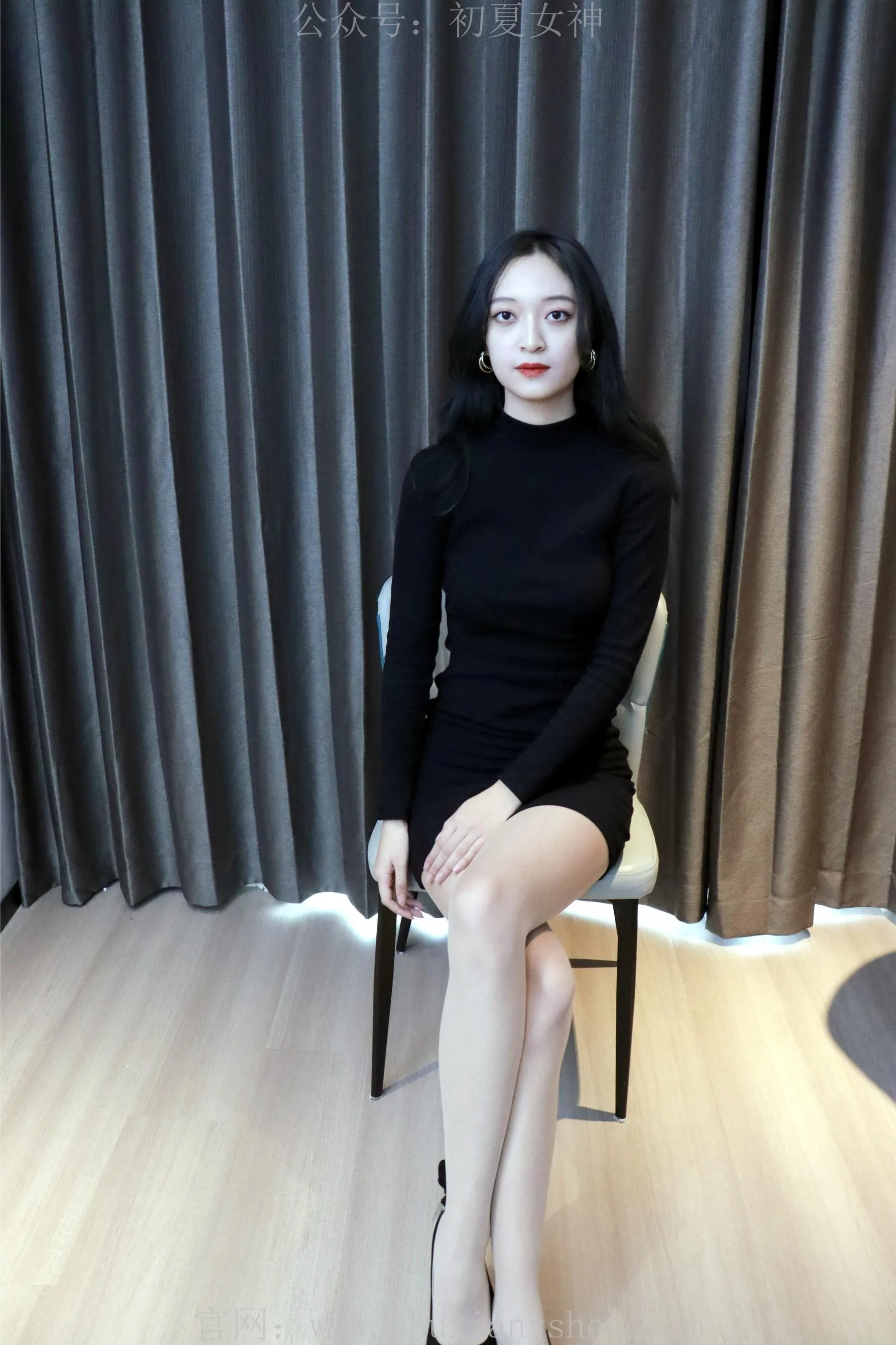初夏女神 NO.003 依依 黑色瘦身衣搭配37码高跟鞋 [111P]插图6